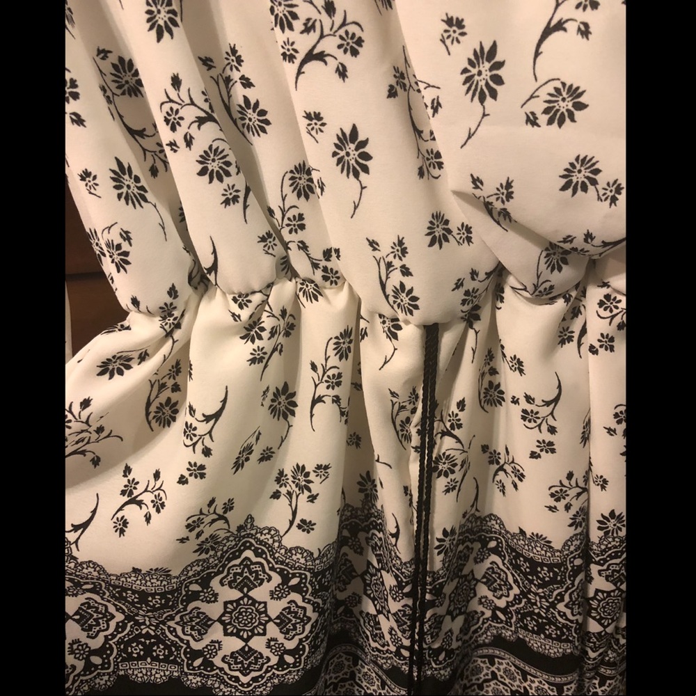 Romper - Picture 2 of 2